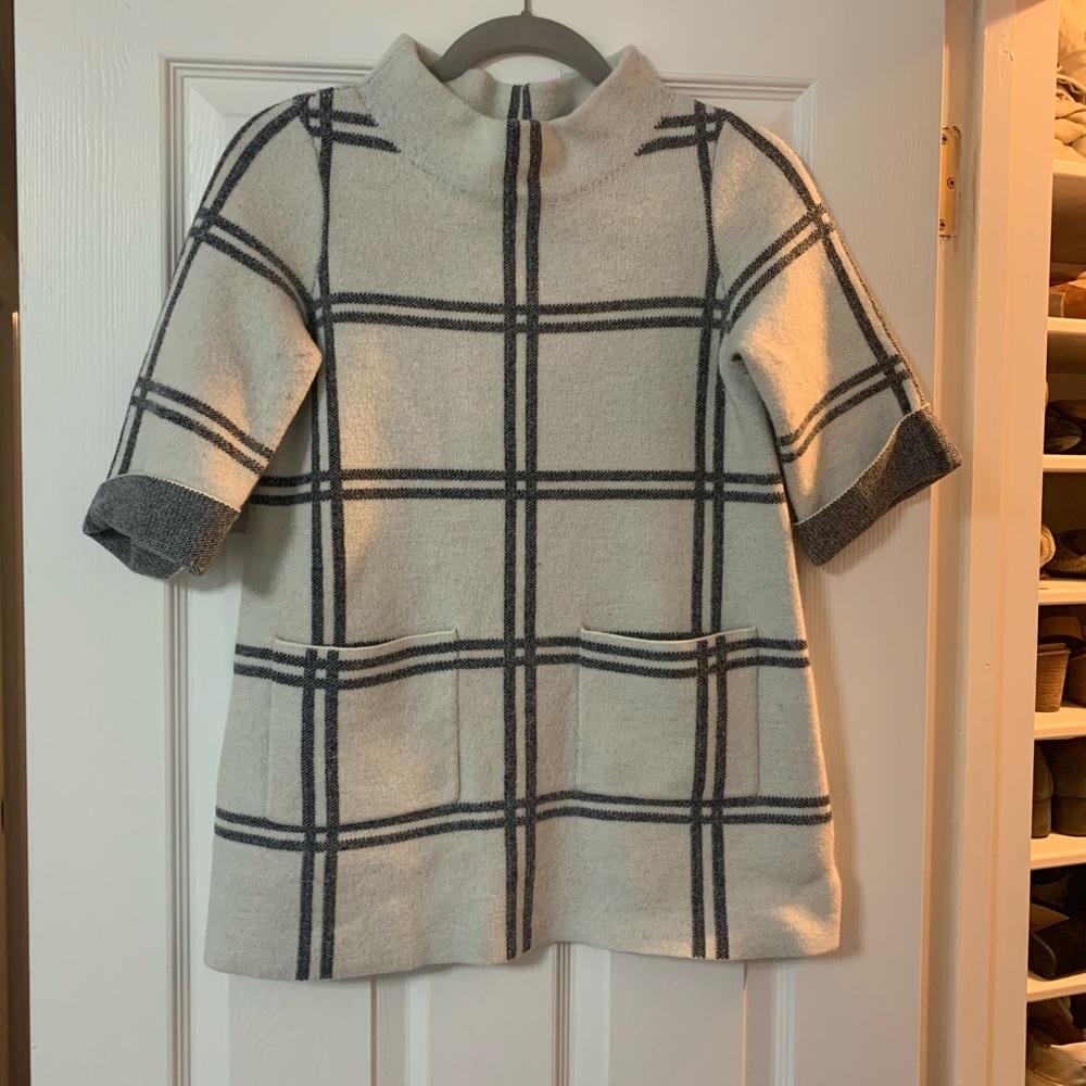 Moth size small sweater top short sleeves